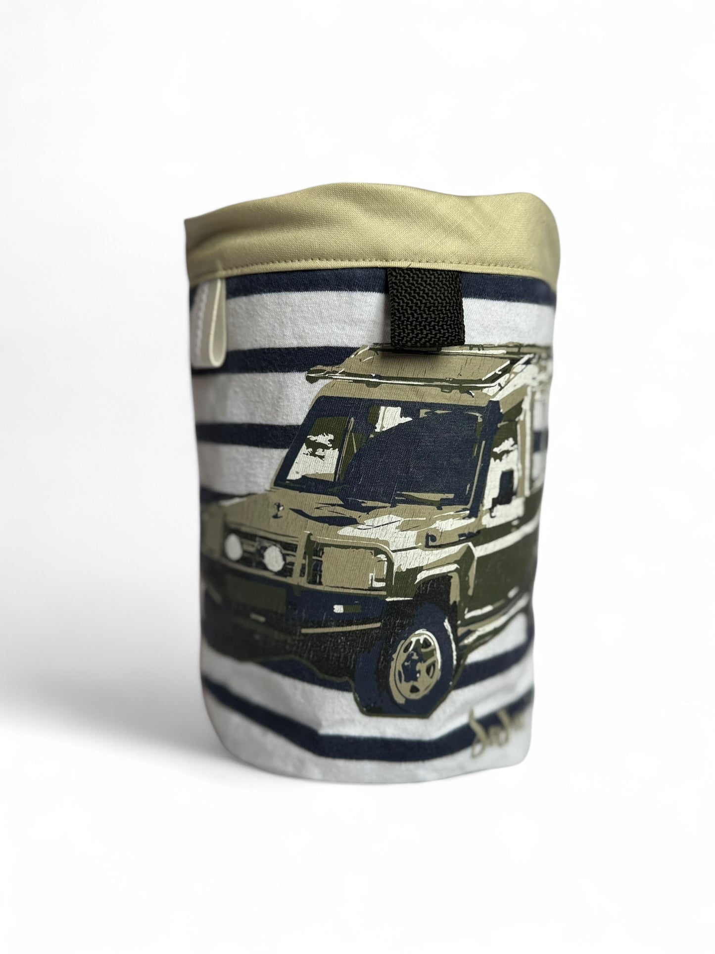 Magnetic chalkbag made from upcycled material with a p icture of landrover
